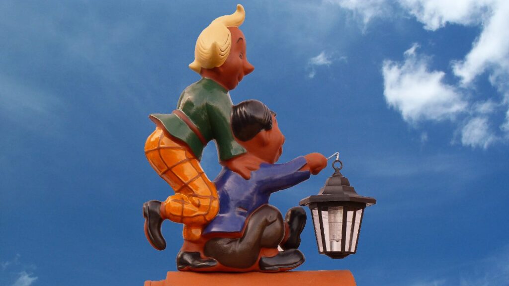 Max und Moritz als Dachschmuck
